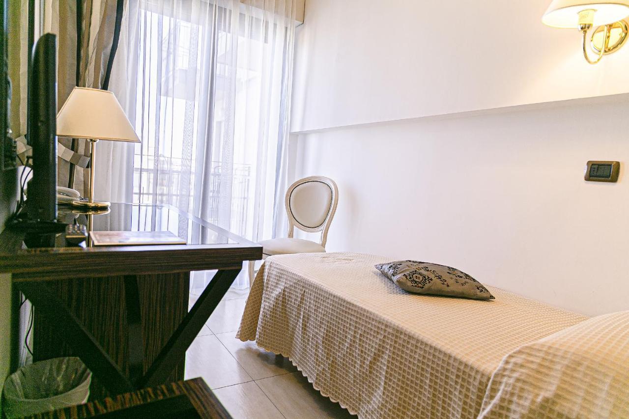 Hotel Metropolitan Bellaria-Igea Marina Bagian luar foto