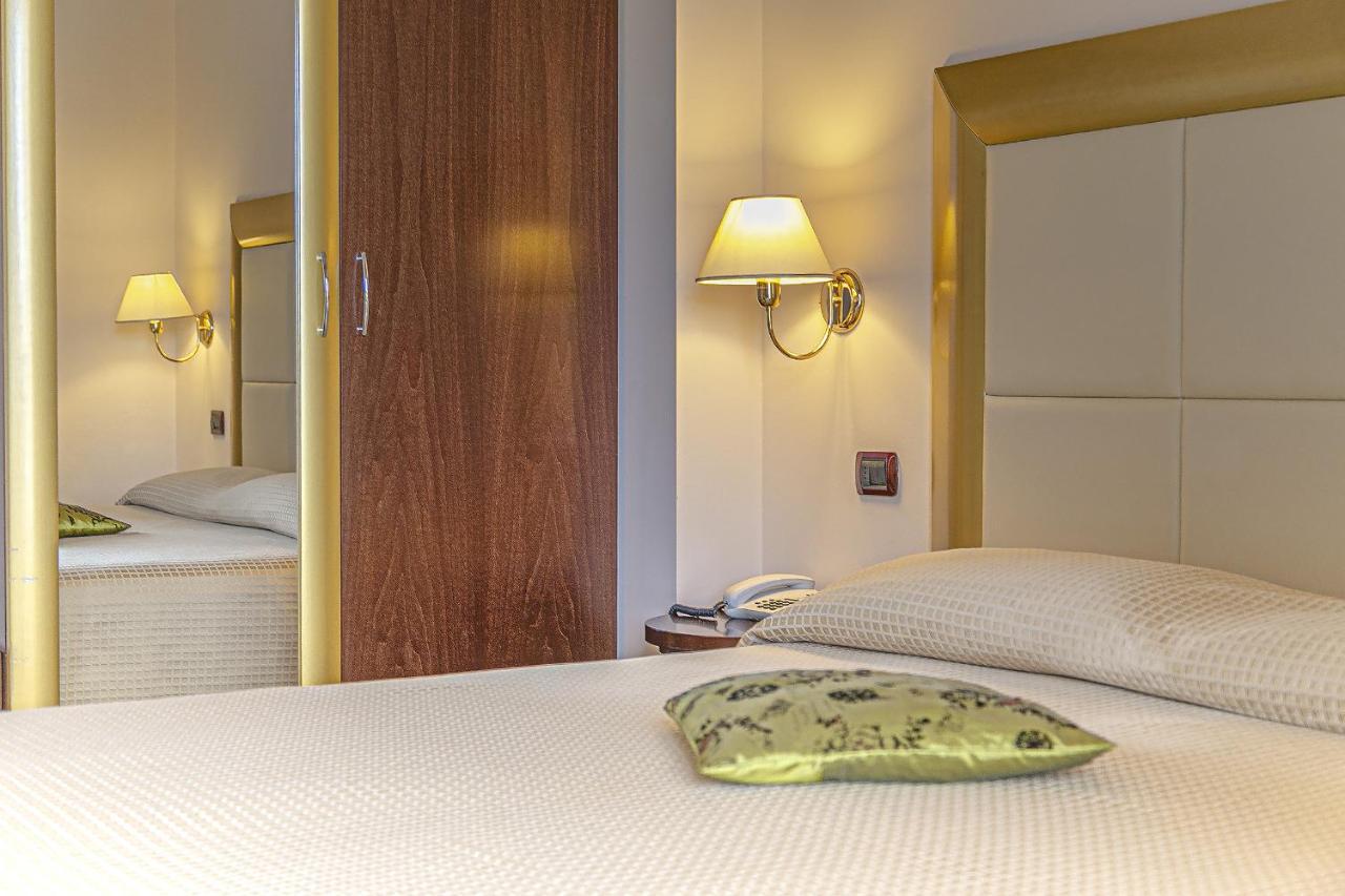 Hotel Metropolitan Bellaria-Igea Marina Bagian luar foto