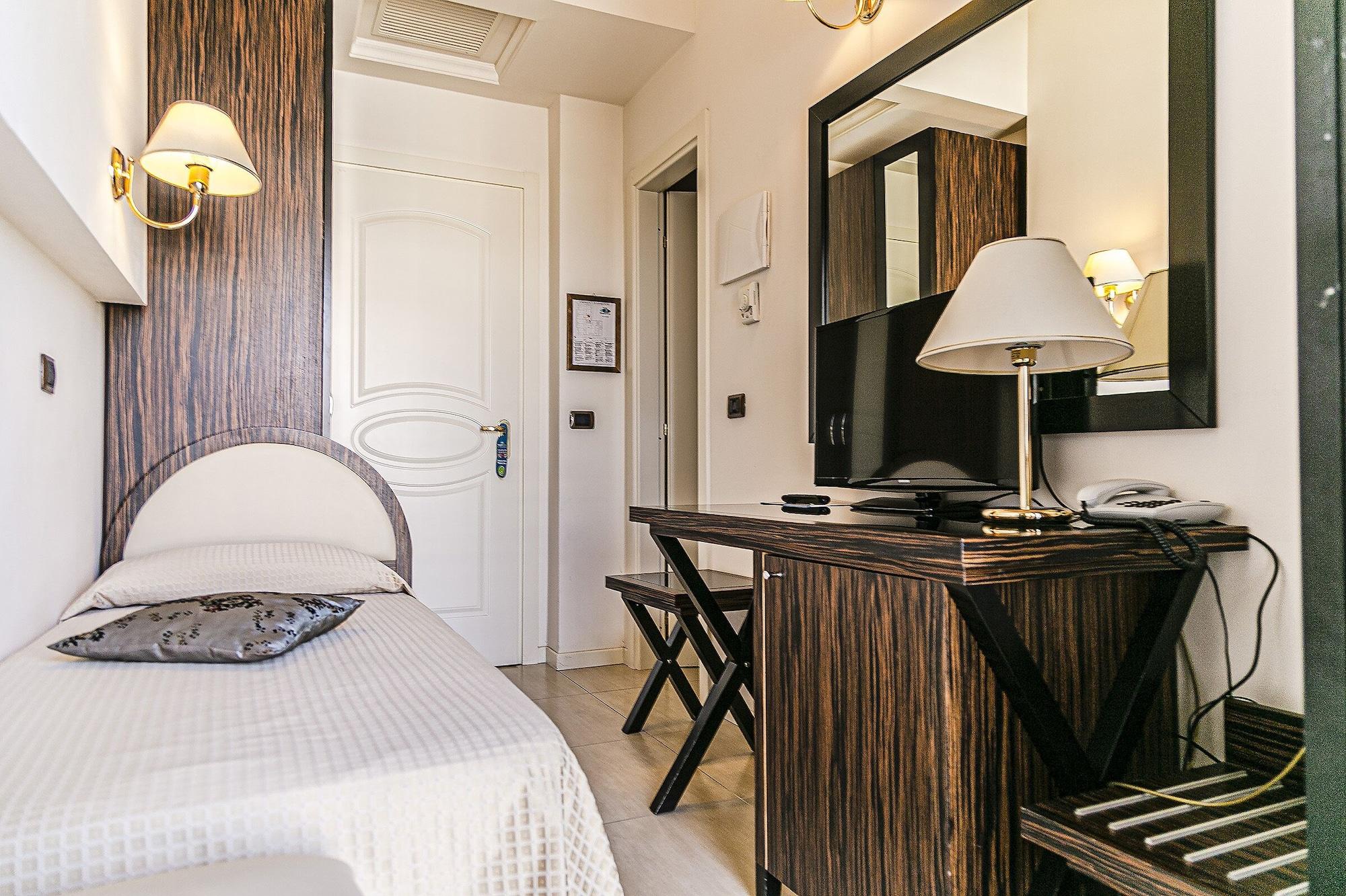 Hotel Metropolitan Bellaria-Igea Marina Bagian luar foto
