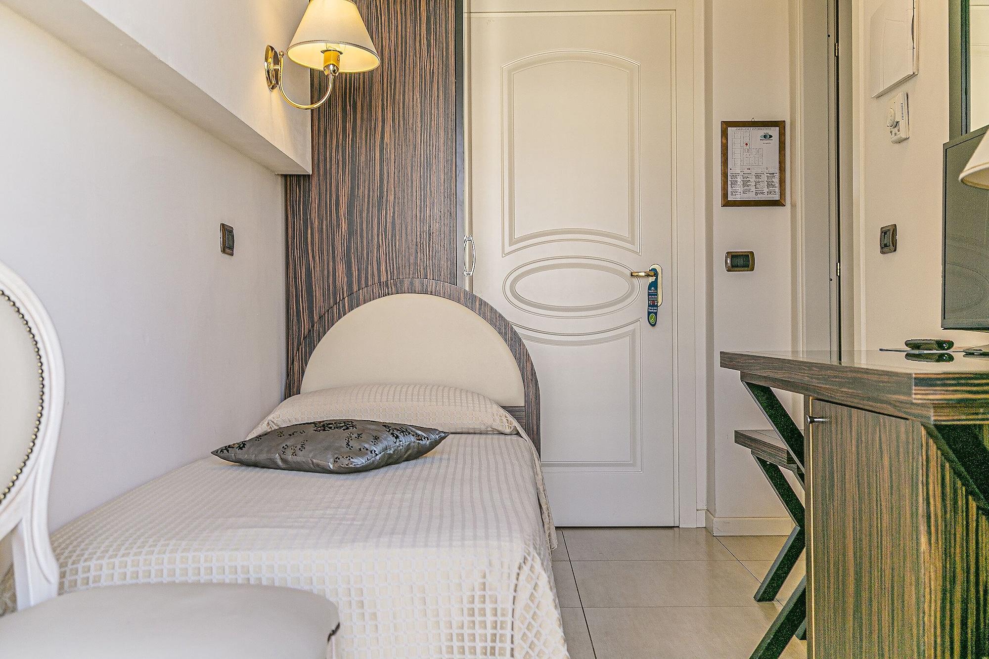 Hotel Metropolitan Bellaria-Igea Marina Bagian luar foto