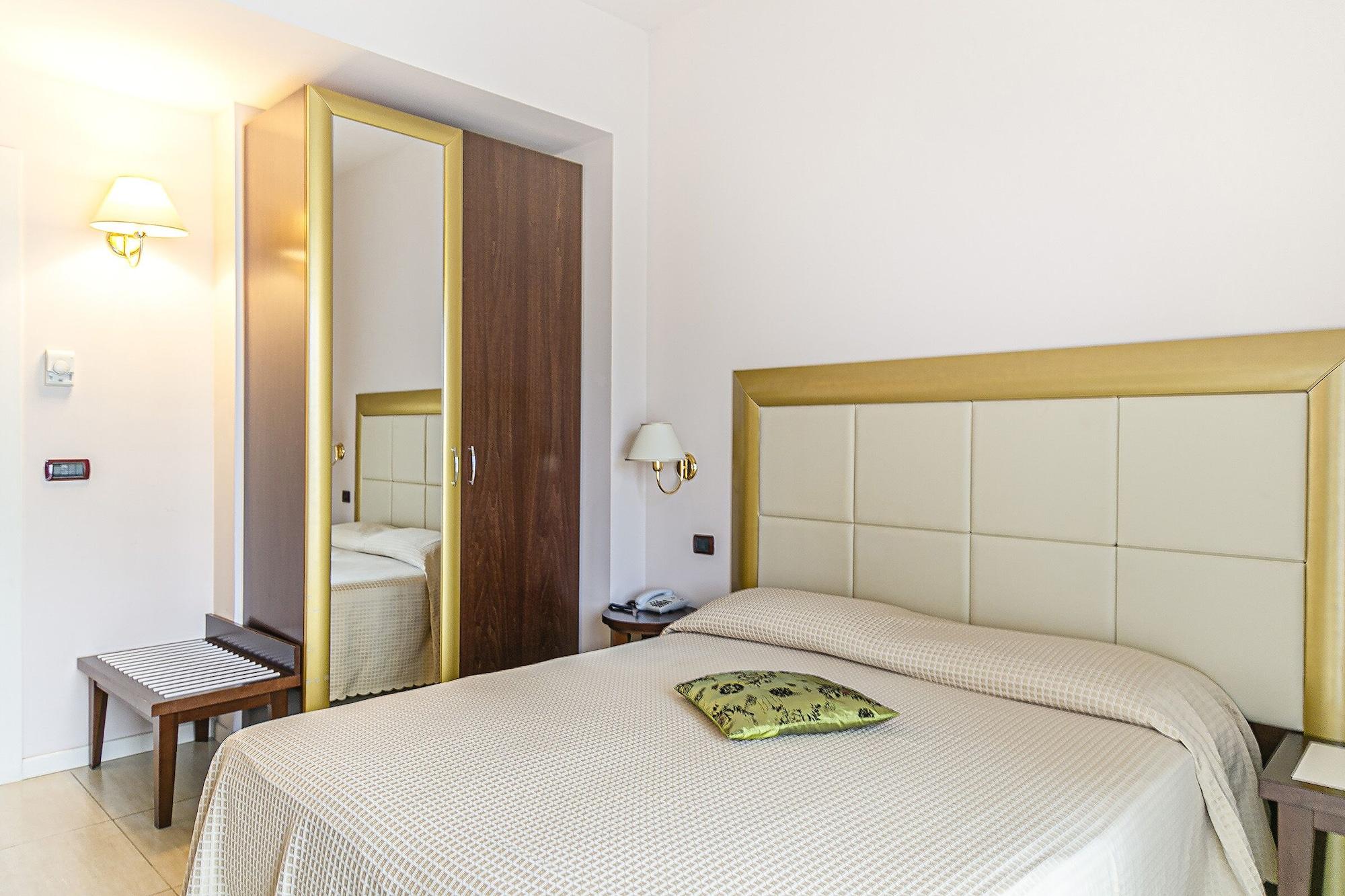 Hotel Metropolitan Bellaria-Igea Marina Bagian luar foto