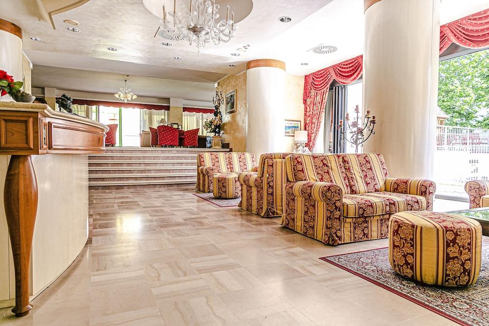 Hotel Metropolitan Bellaria-Igea Marina Bagian luar foto