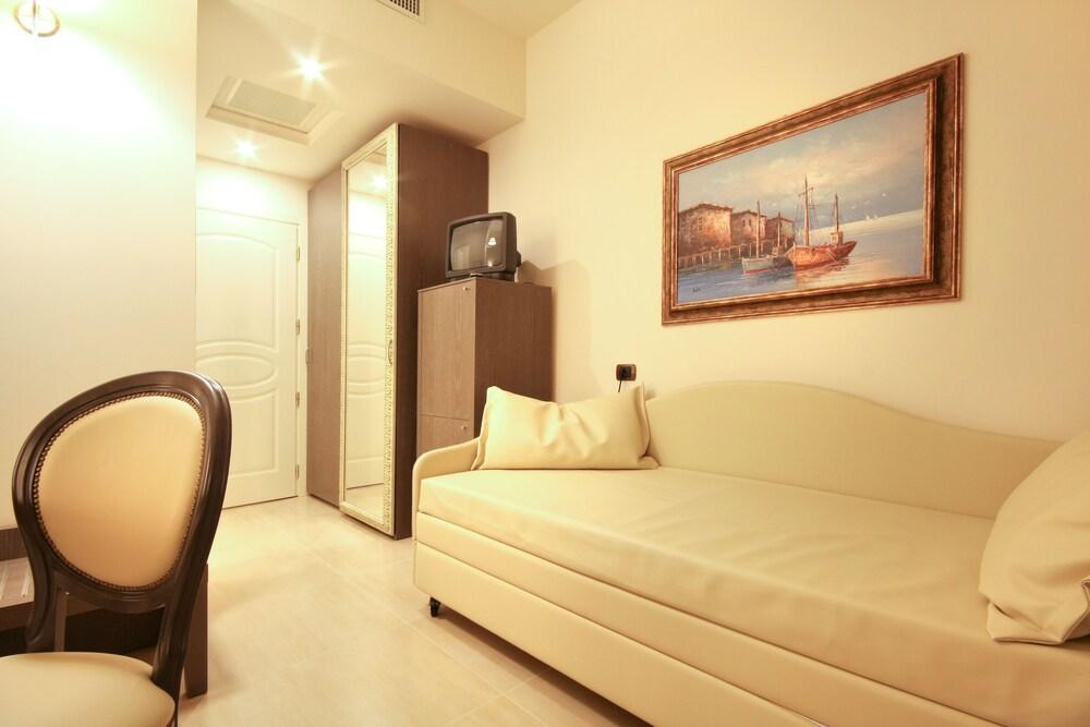 Hotel Metropolitan Bellaria-Igea Marina Bagian luar foto