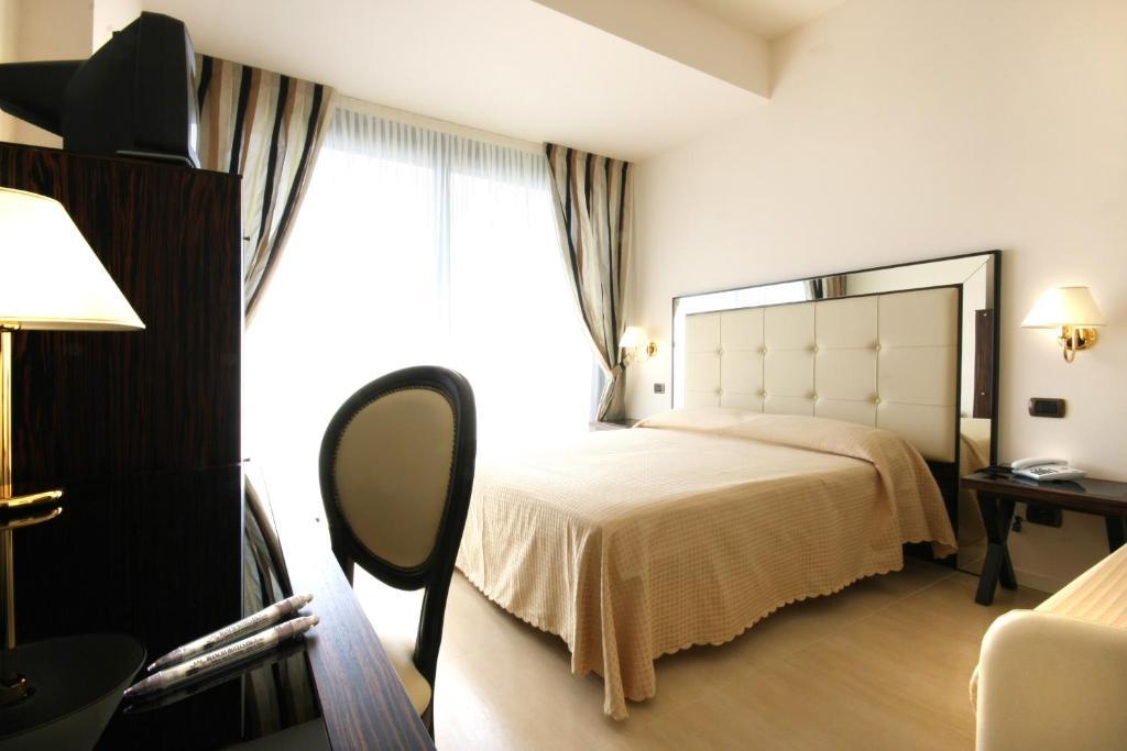 Hotel Metropolitan Bellaria-Igea Marina Bagian luar foto