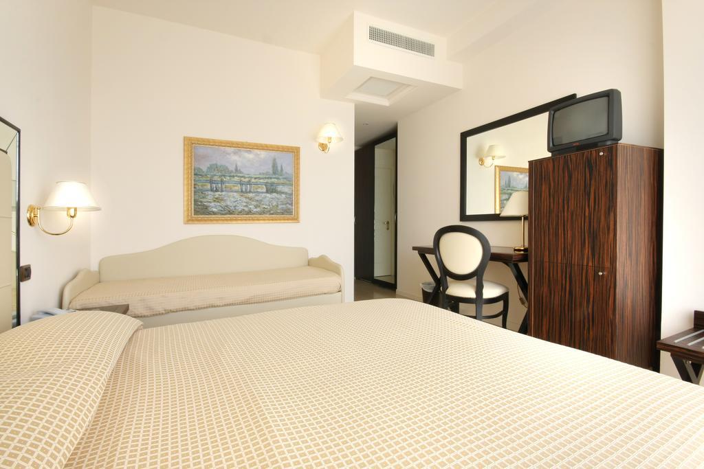 Hotel Metropolitan Bellaria-Igea Marina Bagian luar foto